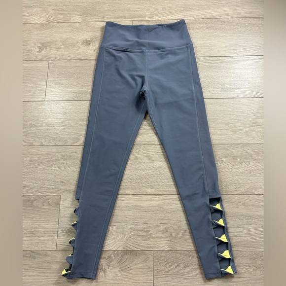 Soul by Soul Cycle Twist Ladder Leggings - Picture 3 of 12